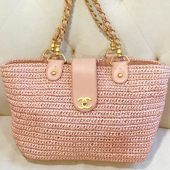 CHANEL Handbags - 🔥🔥Chanel Raffia Pink Tote